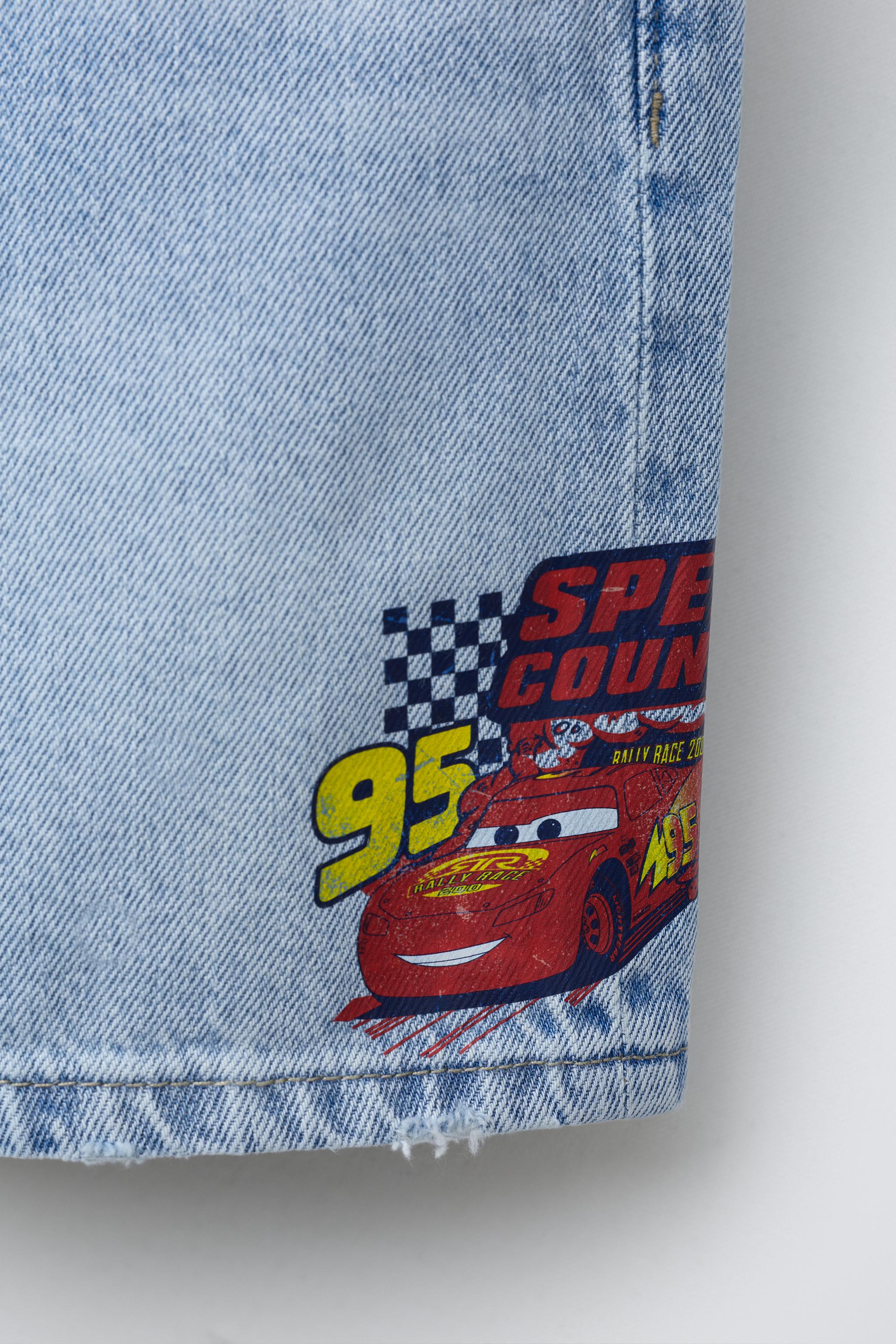 SHORT EN JEAN AVEC PIÈCES CARS FLASH MCQUEEN © DISNEY