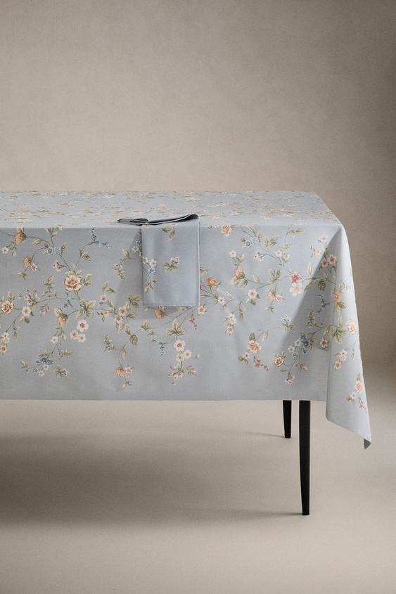TOALHA DE MESA COM ESTAMPADO DE FLOR PEQUENA - Azul da Zara - Imagem 0