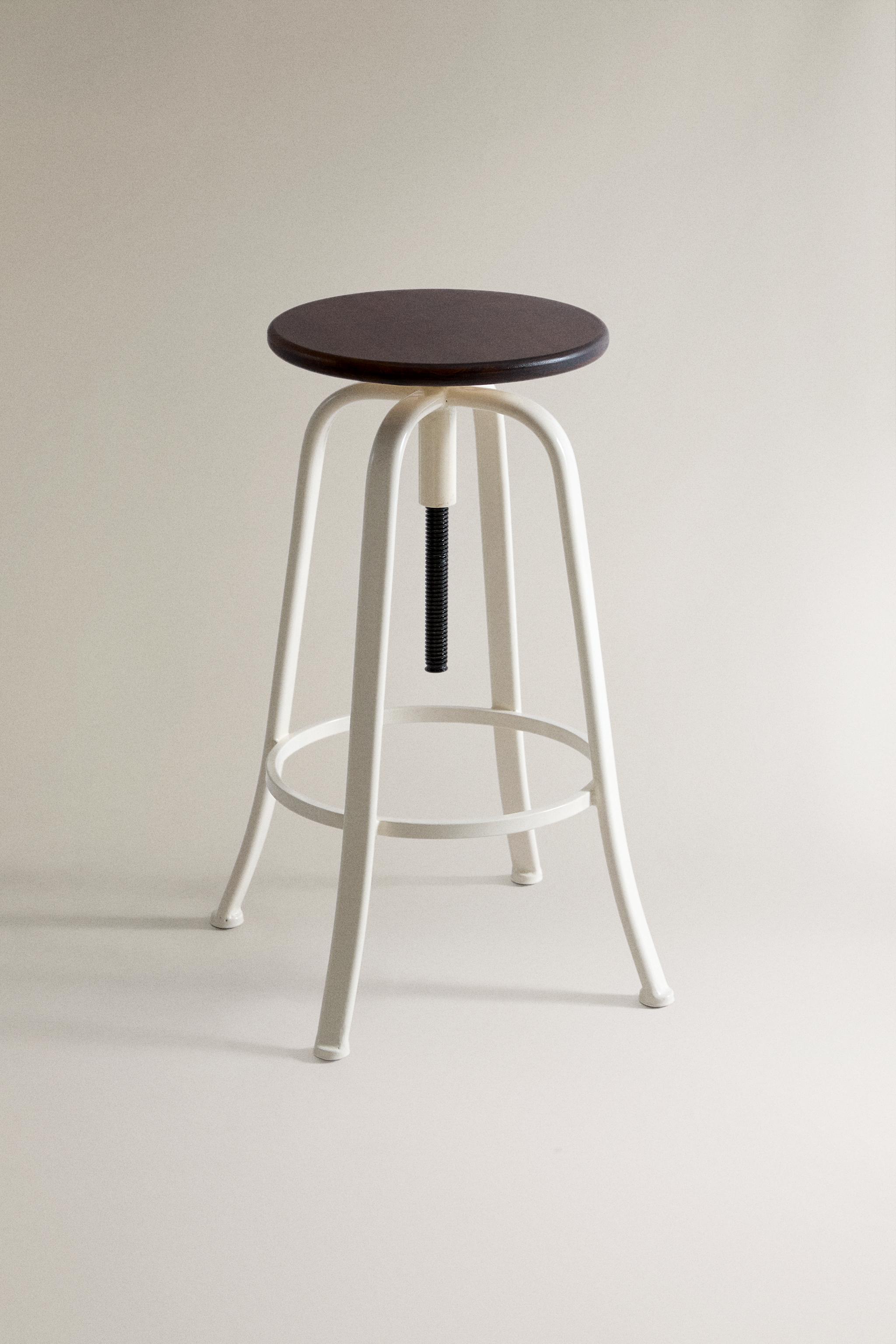 WOOD AND METAL SWIVEL STOOL — Cream