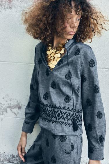Zara POMPOM EMBROIDERED TOP - Blue