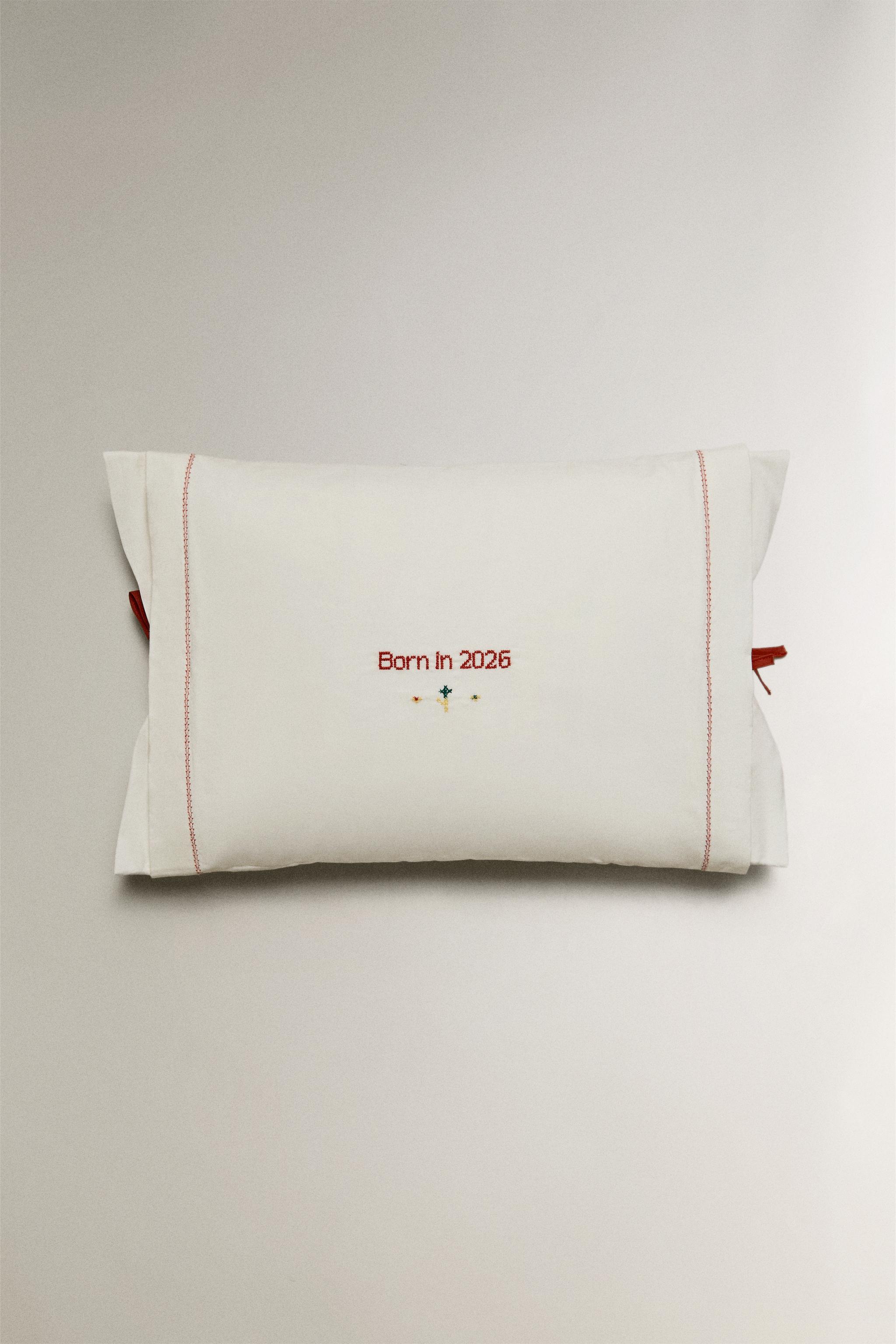 BORN IN 2026」キッズ クッションカバー - オフホワイト | ZARA Japan