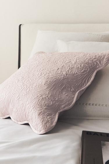 SCALLOPED FLORAL CUSHION COVER - Light pink by Zara - Image 4