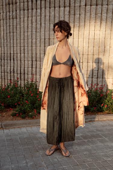 ORGANZA KIMONO MET RELIËF - Beigeroze van Zara