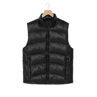 PROŠÍVANÁ VESTA 80% PEŘÍ - 20% CHMÝŘÍ - Černá od Zara