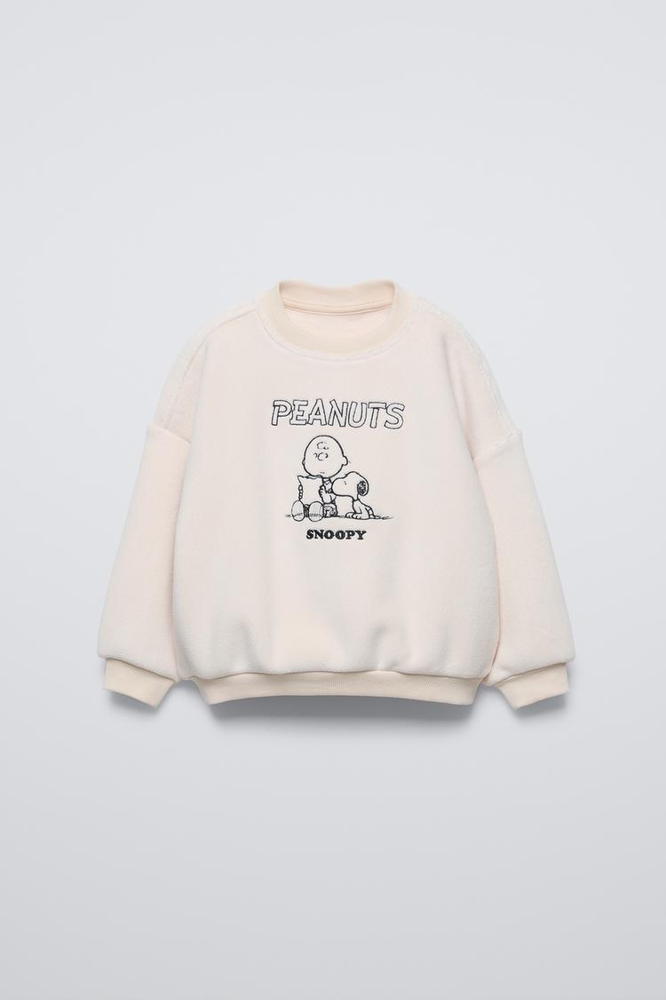 SNOOPY PEANUTS™ EMBROIDERED FLEECE SWEATSHIRT