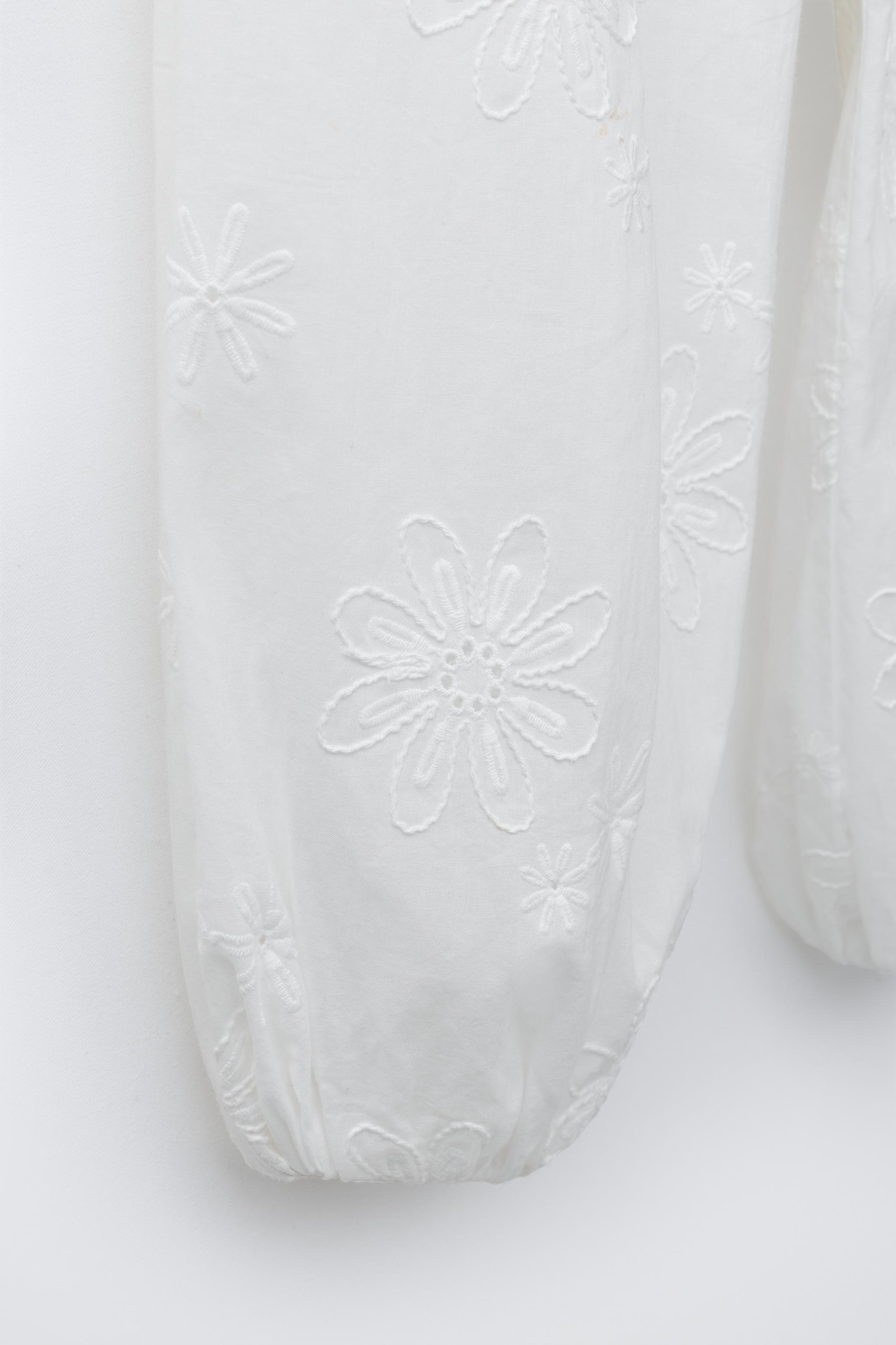 EMBROIDERED FLORAL BLOOMER PANTS