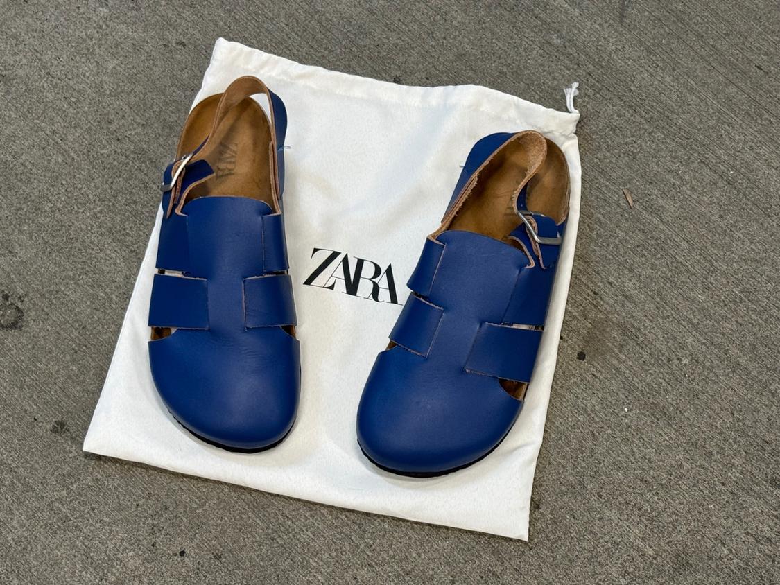 BLUE LEATHER CLOGS NWOT - Image 3