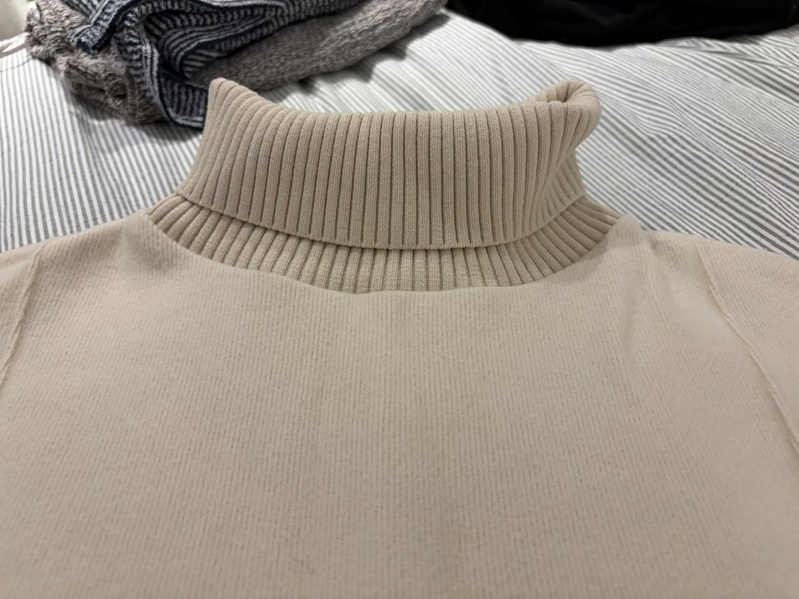 SOFT TURTLENECK TOP - Image 2