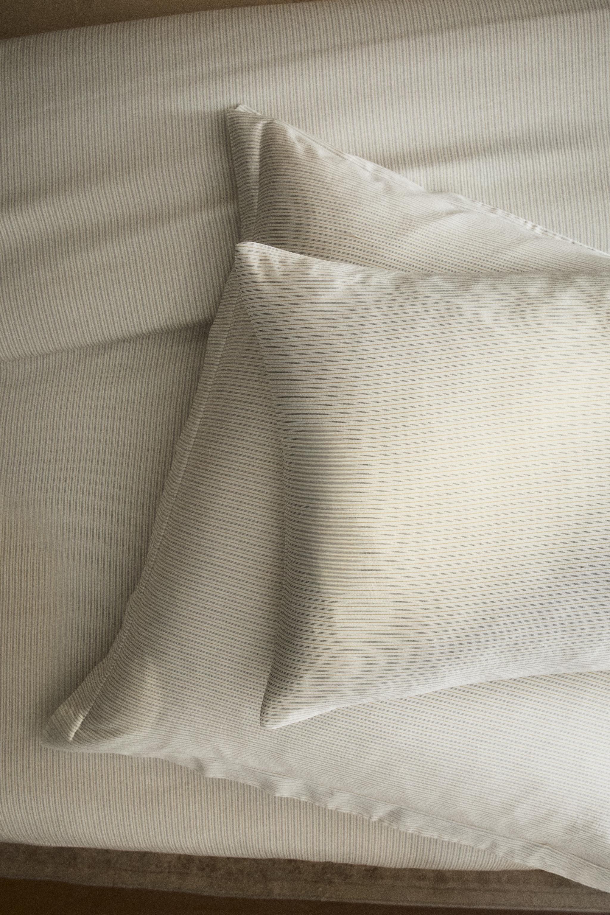 STRIPED SATEEN PILLOWCASE (300 THREAD COUNT)
