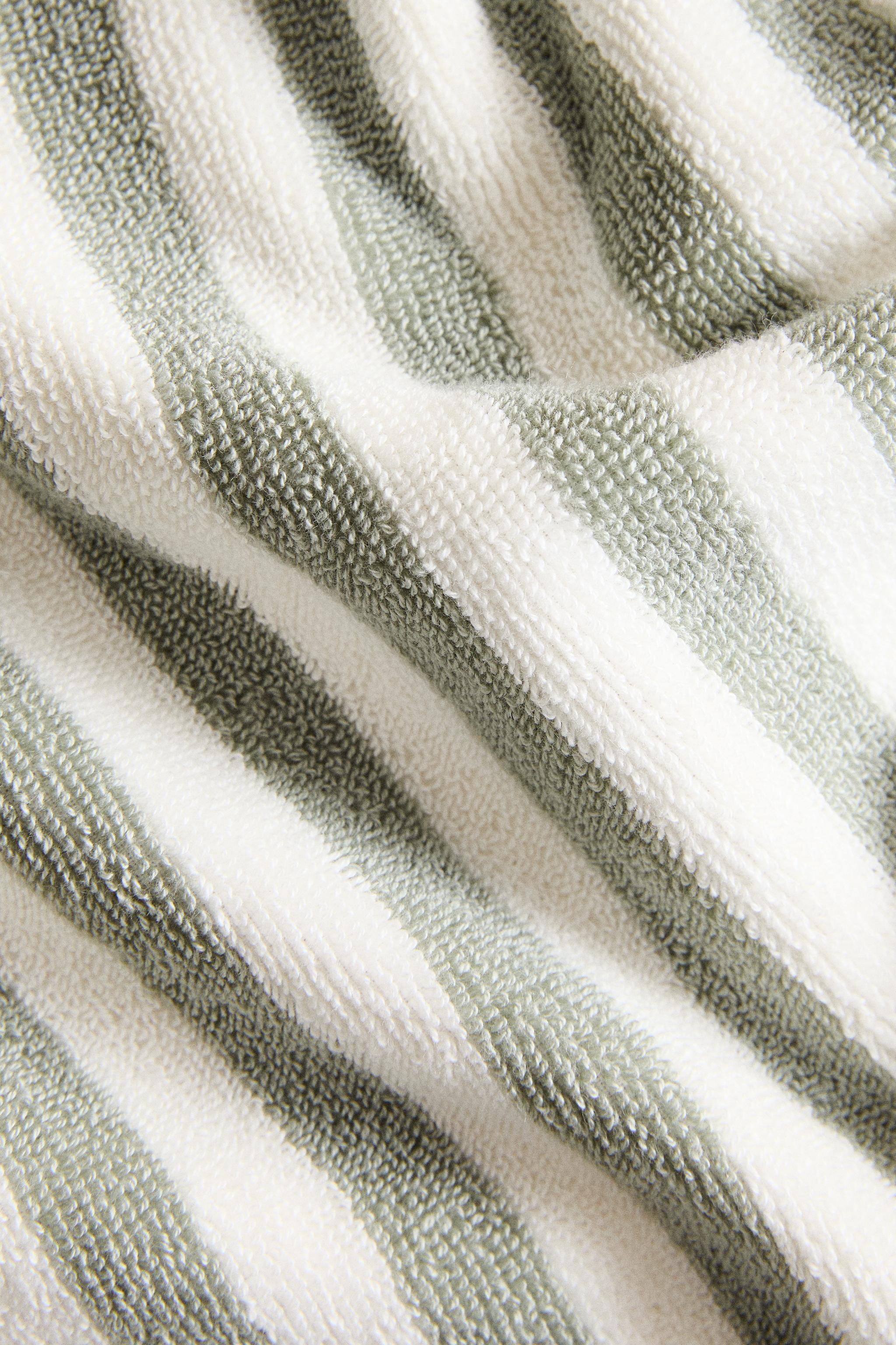 COLORED STRIPE BATH TOWEL