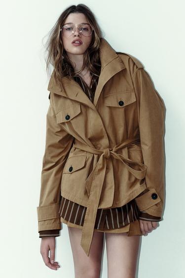 CHAQUETA TRENCH CURTA - Camel medio de Zara