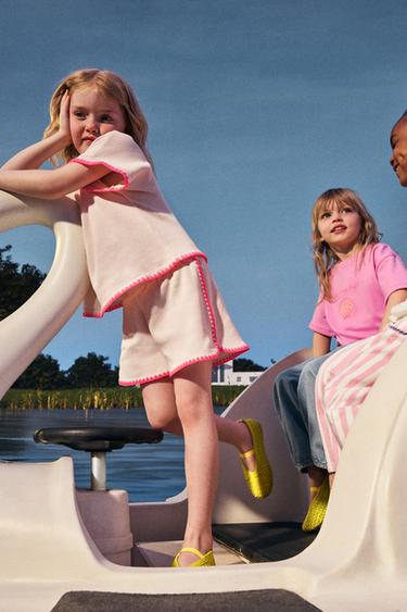 ШОРТЫ-БЕРМУДЫ ВАФЕЛЬНОГО ПЛЕТЕНИЯ С ФЛУОРЕСЦЕНТНЫМ КОНТРАСТОМ — ЭКРЮ от Zara