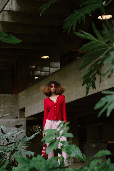 CHAQUETA PUNTO VOLANTES - Rojo de Zara