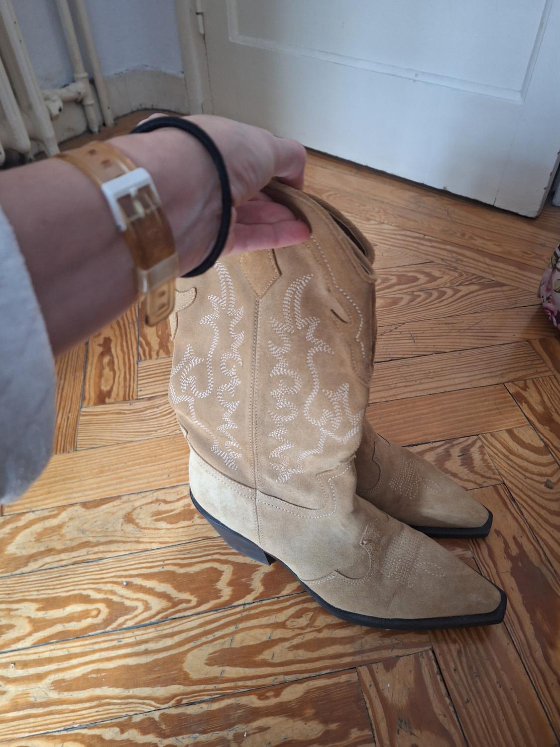 EMBROIDERED SPLIT SUEDE BOOTS - Image 2