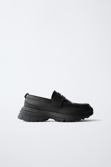 ZAPATILLA DEPORTIVA PISO VOLUMEN - Negro de Zara