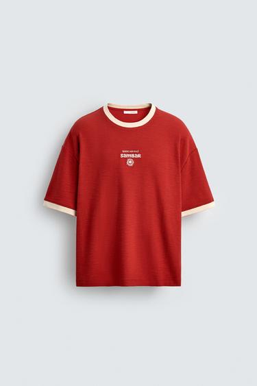 CAMISETA TEXTOS BORDADOS - Rojo de Zara