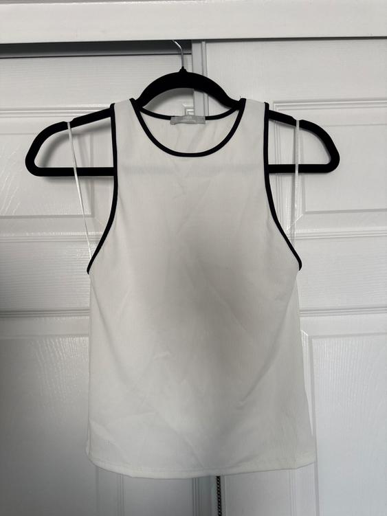 TOP WITH CONTRASTING RIB TRIM