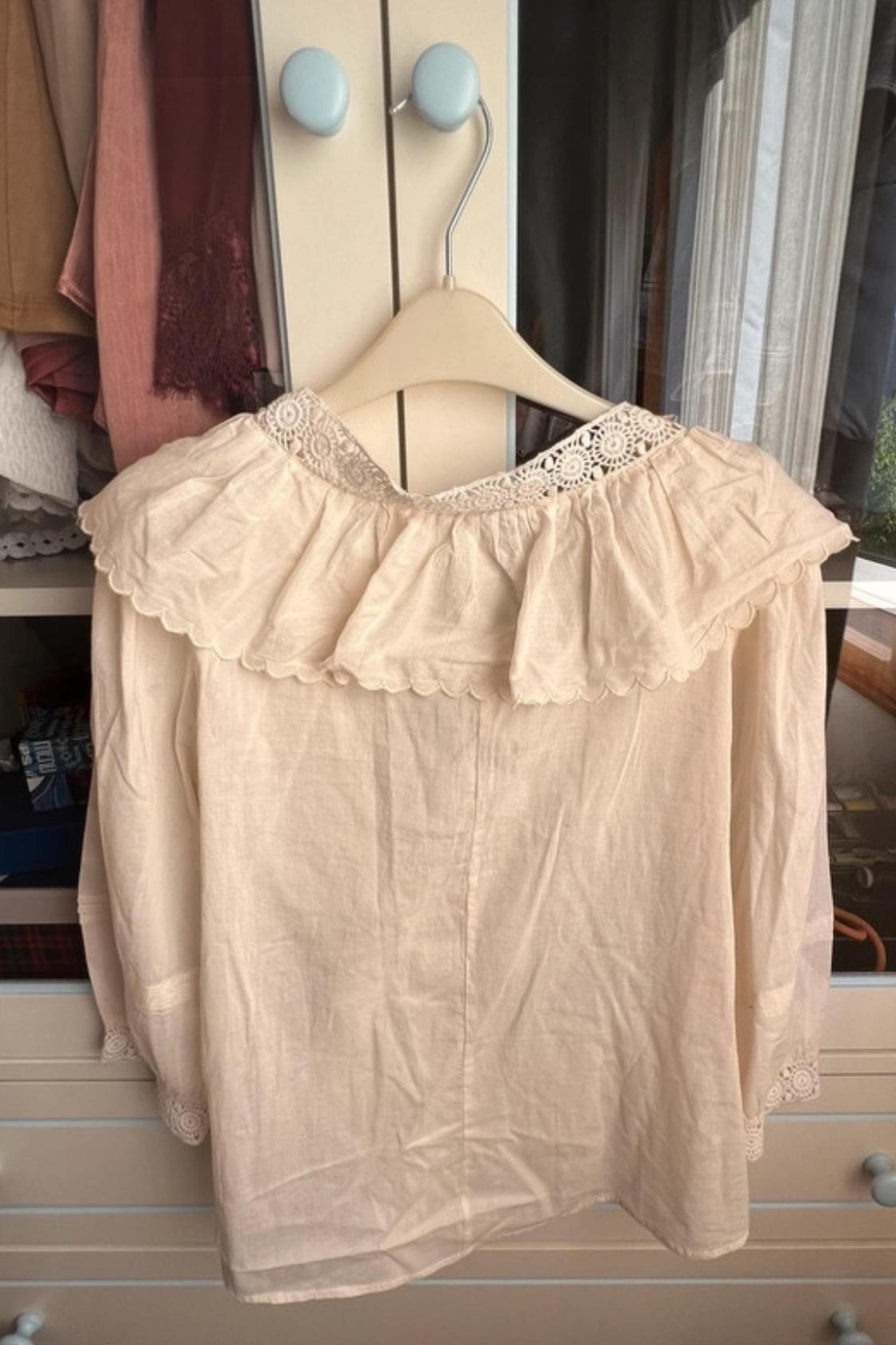 BLUSA NOVA COM ETIQUETABORDADA NO PEITO - Image 5