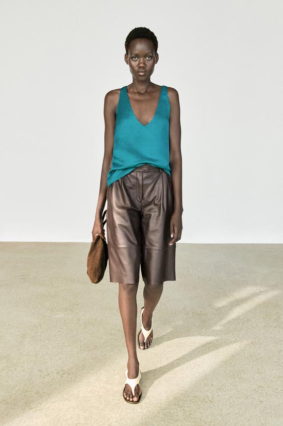 Top col en V satiné en mélange de lin - Turquoise foncé de Zara - Image 0