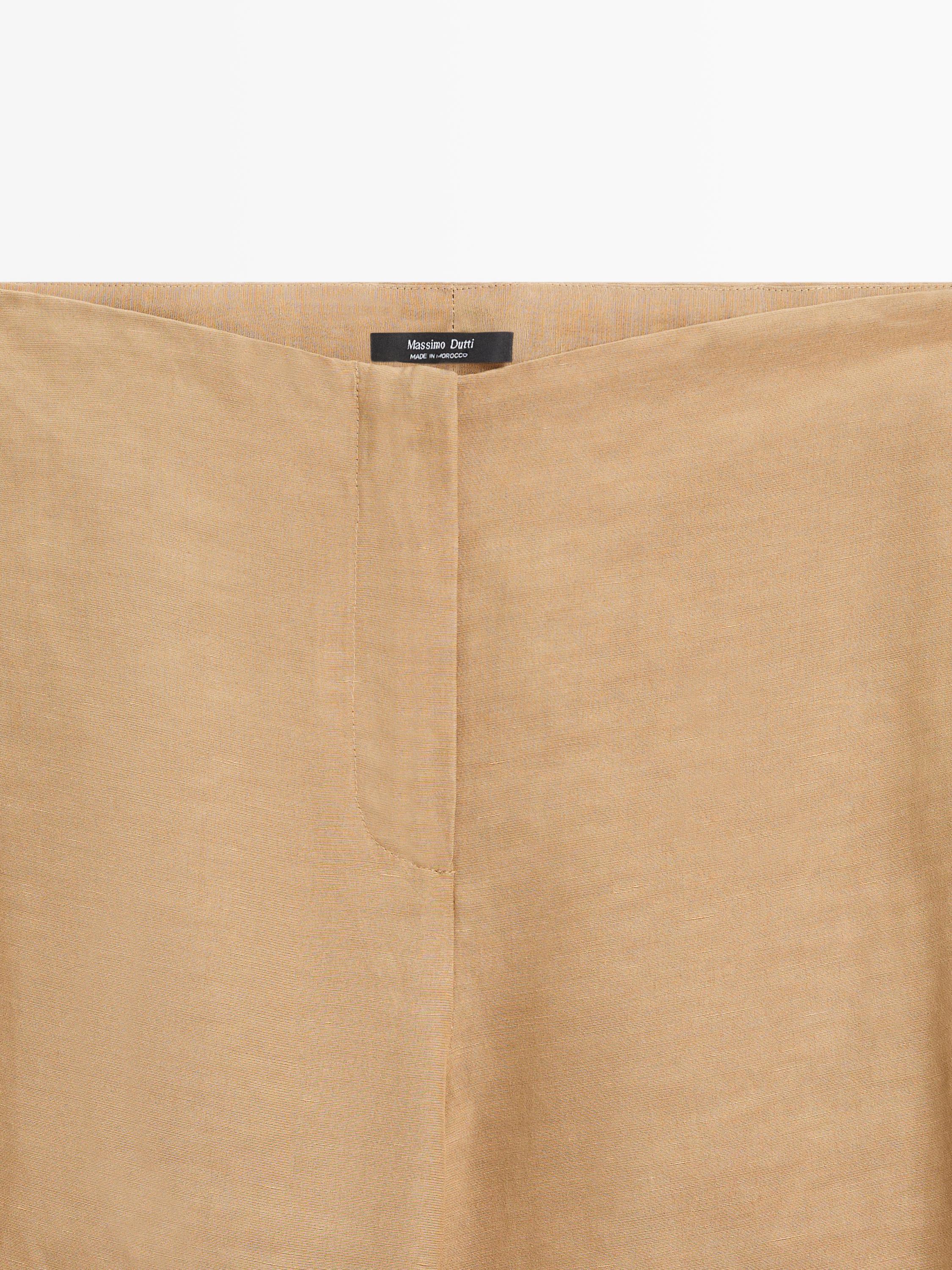 Short flowing Bermuda shorts