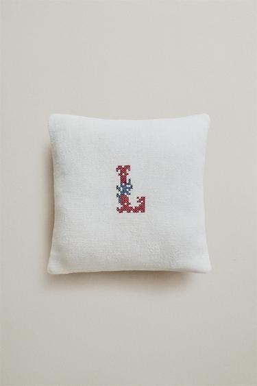 EMBROIDERED LETTER L LINEN CUSHION — Ecru 1