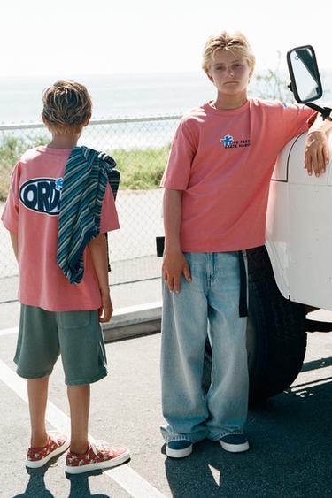 BERMUDES DE PELFA GARMENT DYE AMB LOGO - Verd / blau de Zara