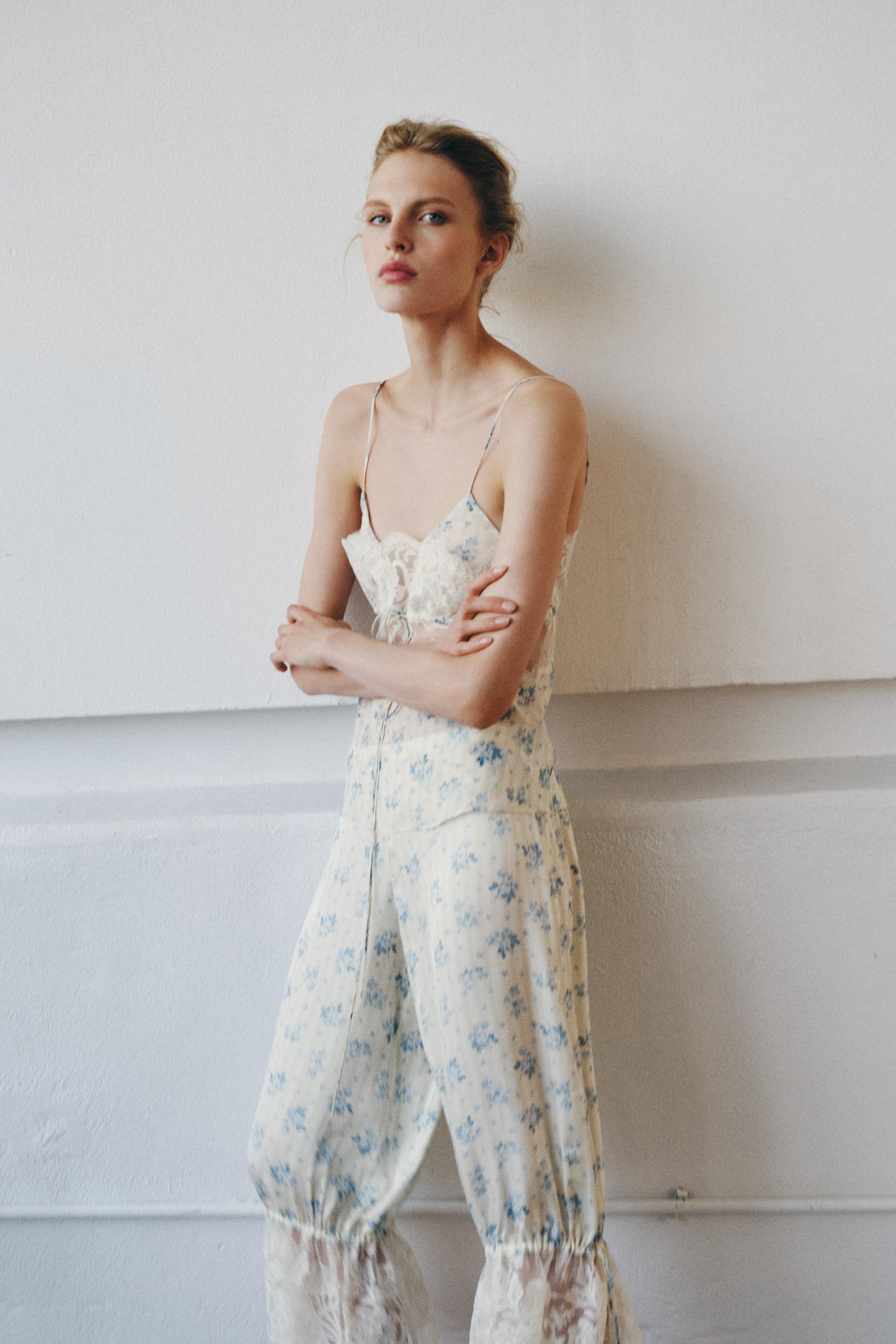 FLORAL LACE PRINT TOP - Ecru / Blue | ZARA United States