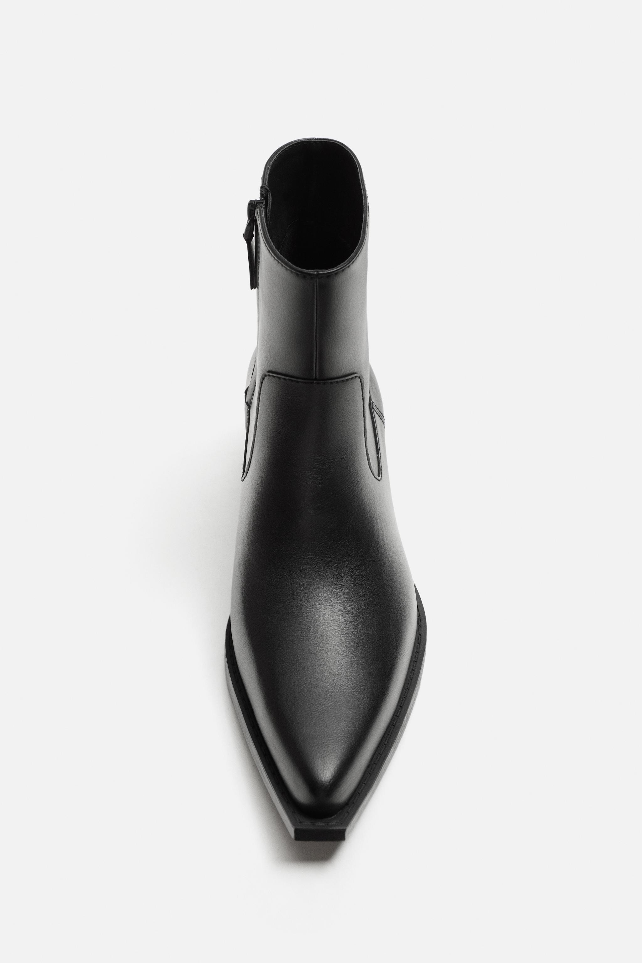 ポインテッドトゥ ラスティックブーツ - ブラック | ZARA Japan