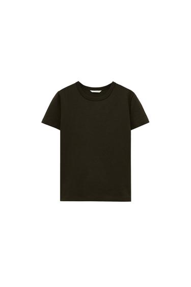 Front view of a black short-sleeve crew neck t-shirt.