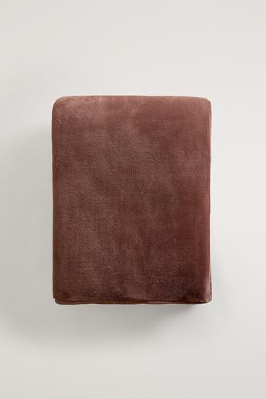 SOLID FAUX FUR BLANKET - Dark pink by Zara