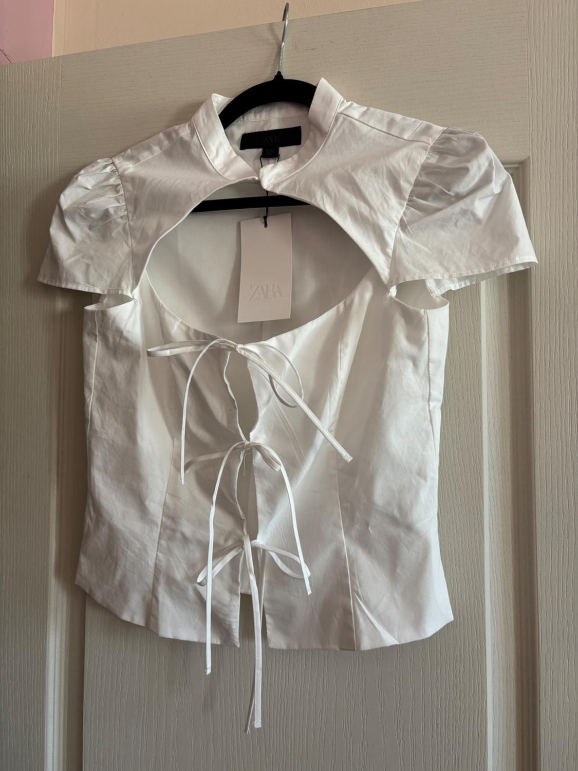 WHITE SHORT SLEEVED TOP WITH BOWS - Image 2