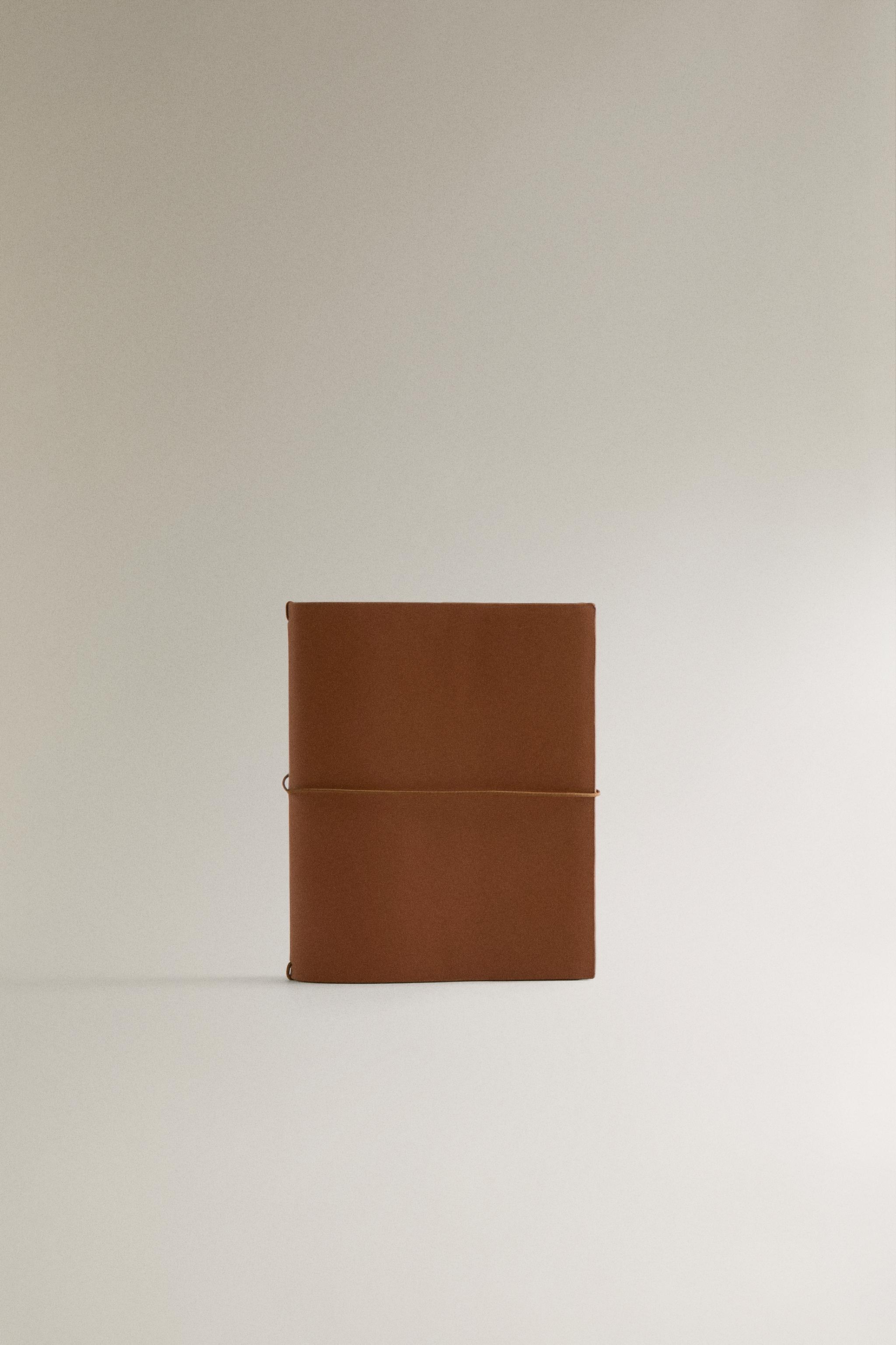 ÉTUI LIVRE EN CUIR