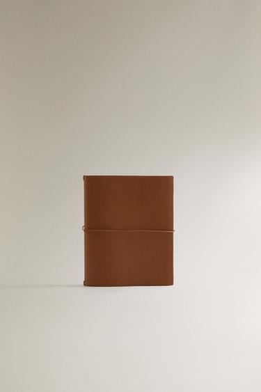 LEATHER BOOK COVER – Barna a ZARA-tól