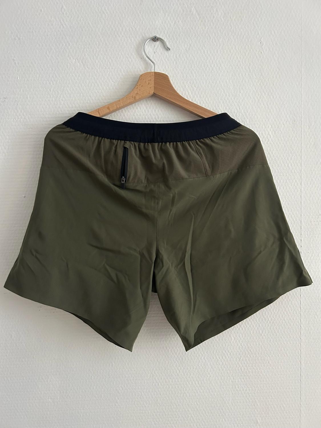 BASIC TRAINING SHORTS - Image 2