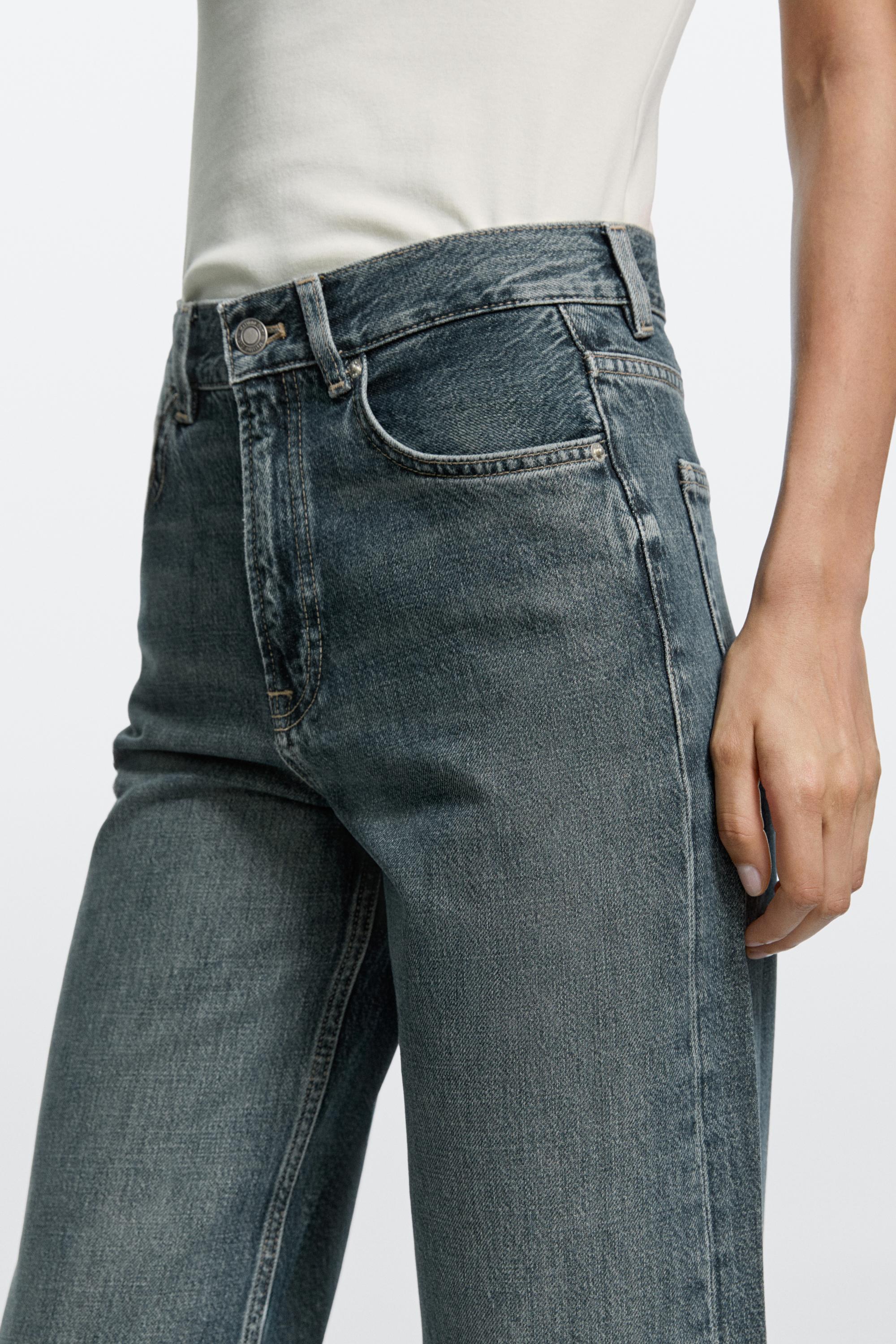 High-waist wide-leg jeans