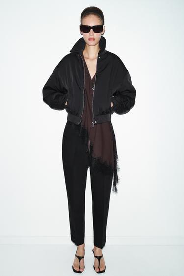 Zara KRATKA PROŠIVENA JAKNA – Crna