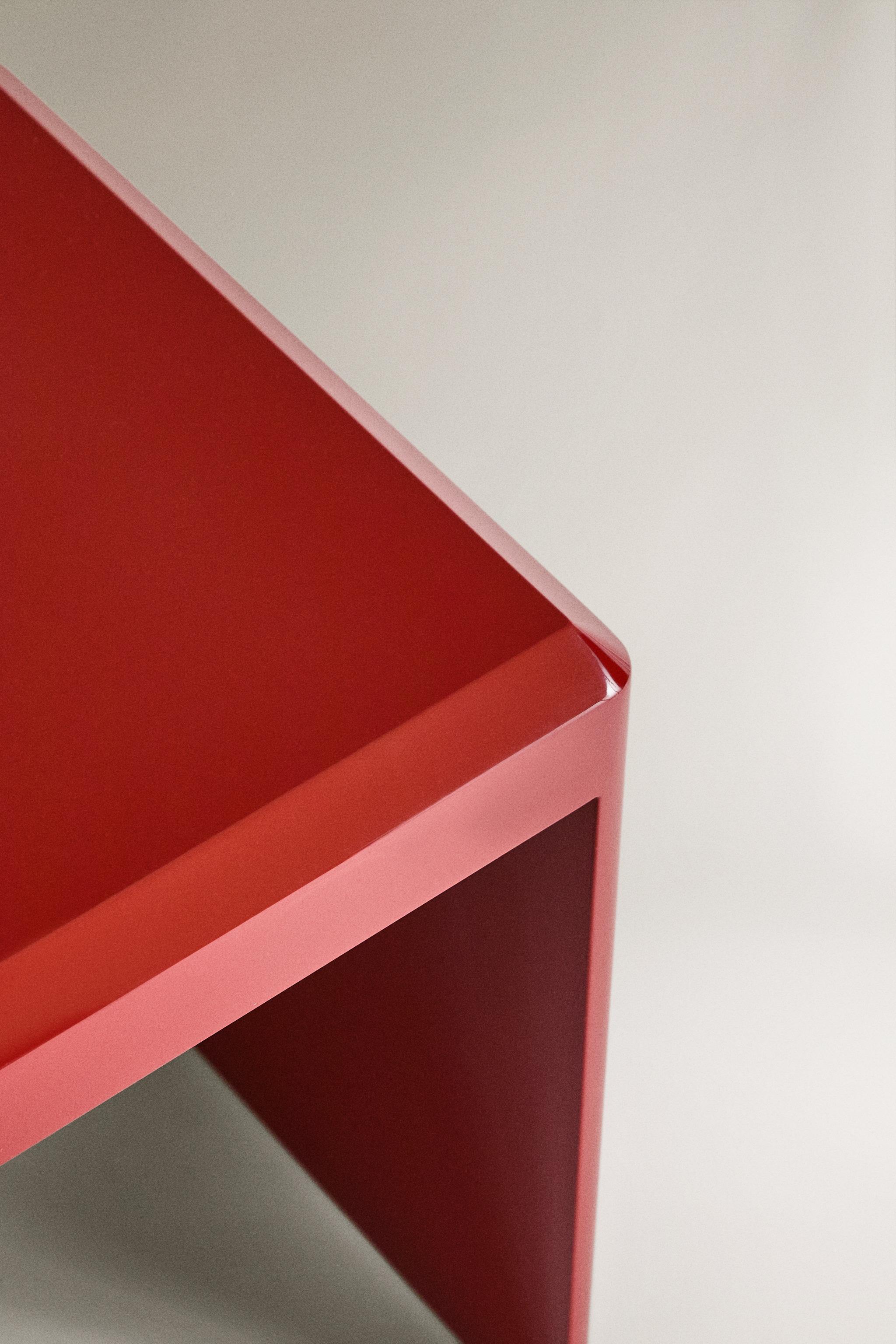 LACQUERED NESTING TABLES (SET OF 3) | COLIN KING