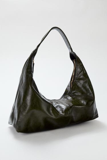 BOLSO PIEL OVALADO - Verde de Zara