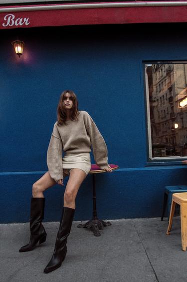 ОДНОТОННЫЙ СВИТЕР С ОБЪЕМНЫМИ РУКАВАМИ — ПЕСОЧНЫЙ от Zara — изображение 0