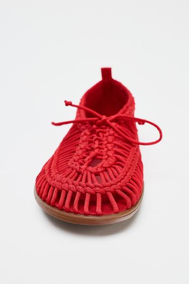 ZAPATO TRENZADO CORDONES - Rojo de Zara