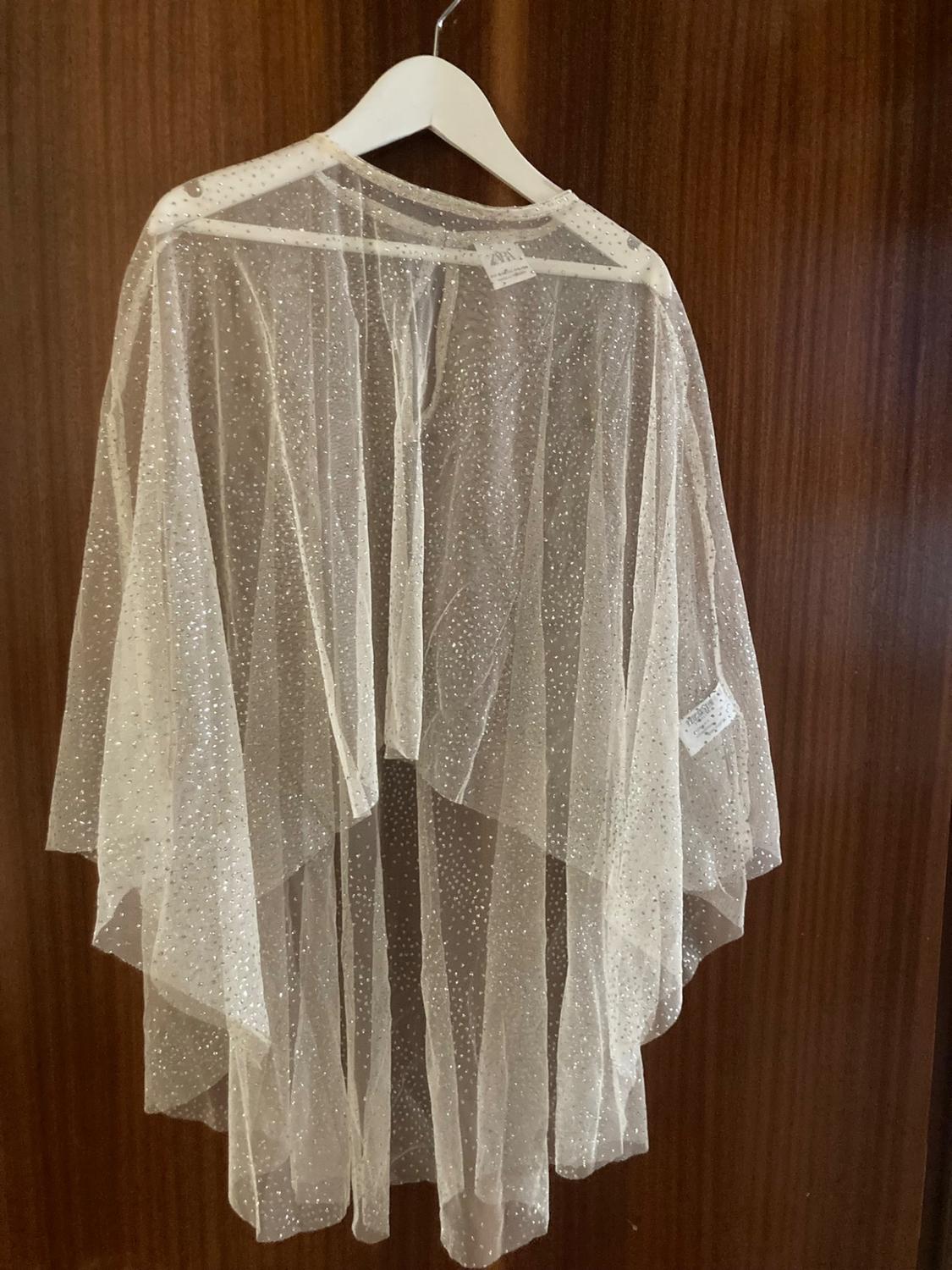 SHIMMERY SHORT TULLE CAPE - Image 2