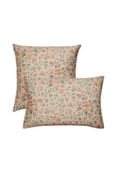 FUNDA ALMOHADA SATÉN FLORAL (300 HILOS) - Beige claro de Zara