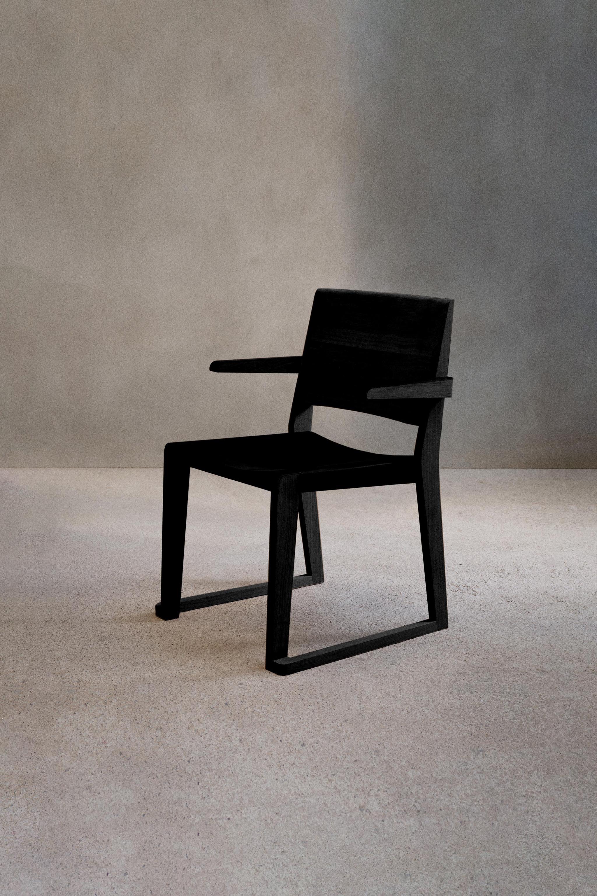 ZARA  レザーチェア METAL AND LEATHER ACCENT CHAIR - Black | ZARA United States