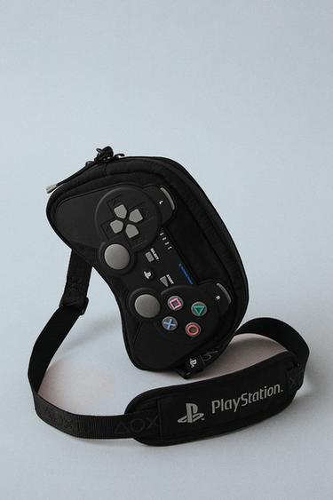 حقيبة كروس بودي بلاي ستيشن ™ - أسود الخاص بـ Zara