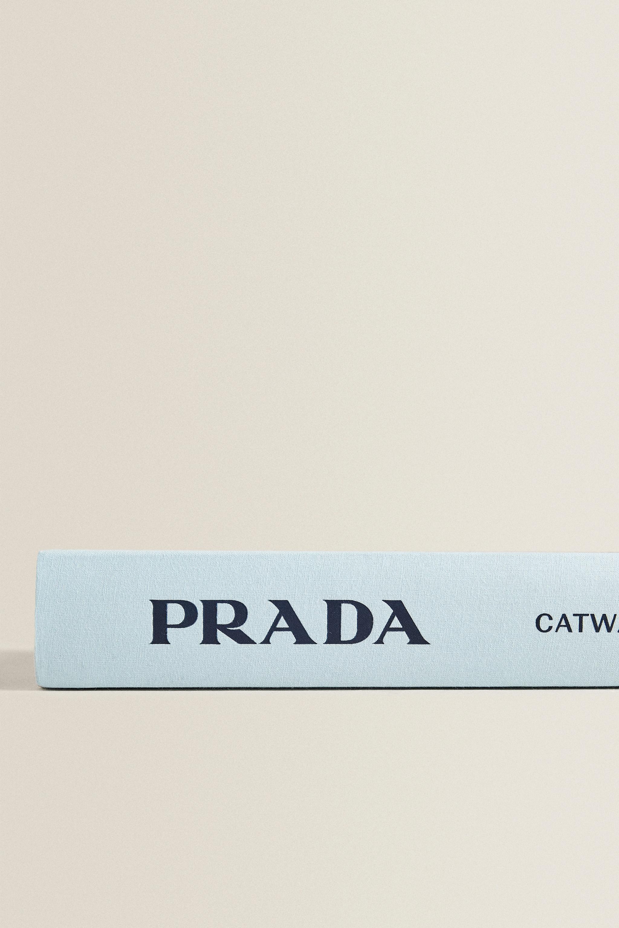 PRADA CATWALK BOOK (ENGLISH)