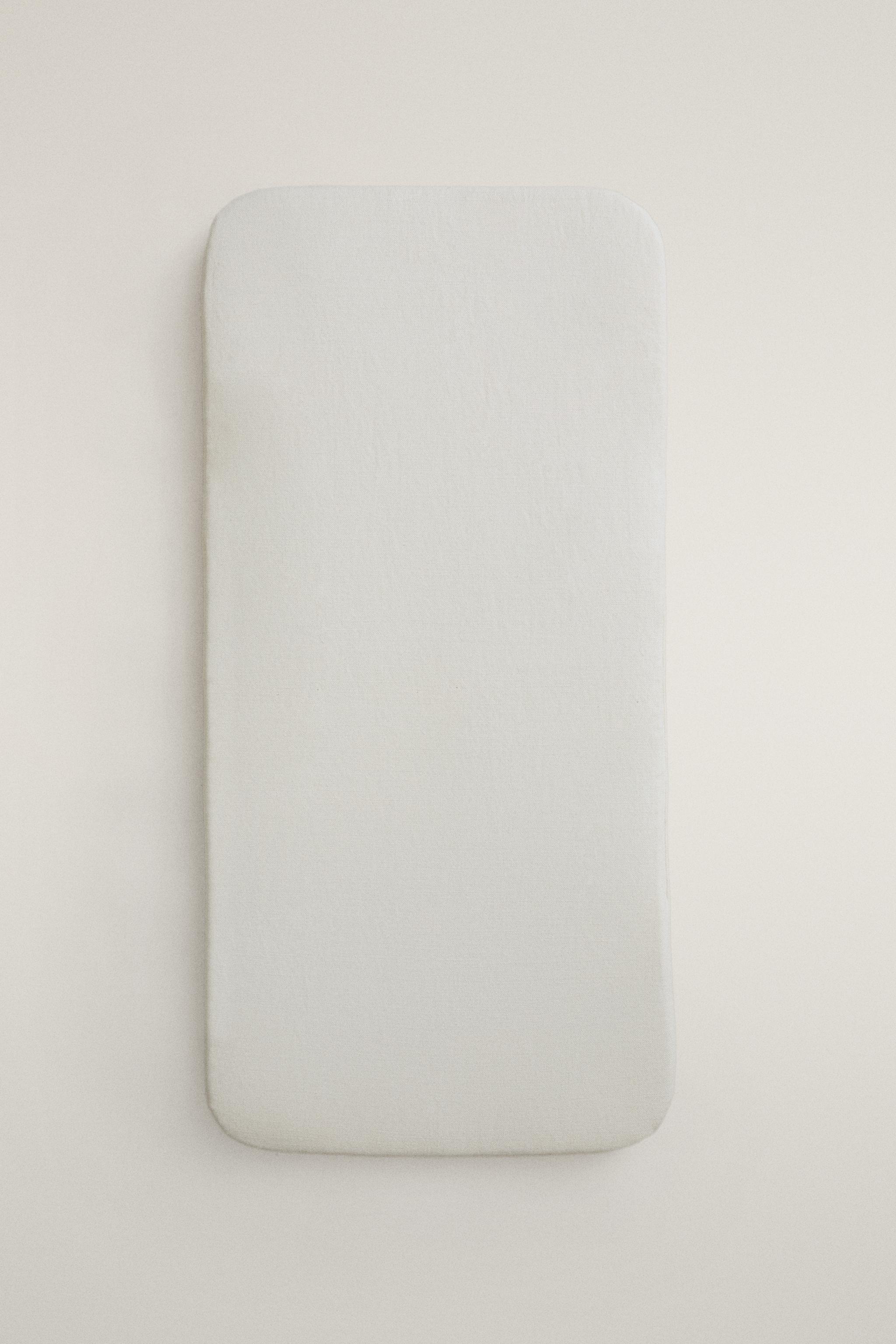 COTTON AND LINEN ACCENT CHAIR SEAT CUSHION — Oyster-white