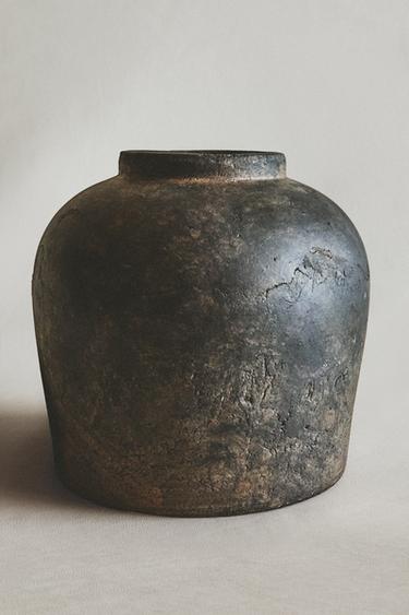 DISTRESSED TEXTURE CERAMIC VASE - Black by Zara