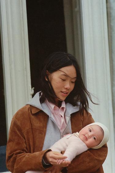 KNIT PLAYSUIT WITH CROCHET COLLAR AND EMBROIDERED FLOWERS - Beige-pink by Zara