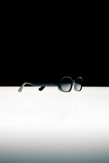 LIMITED EDITION OVAL SUNGLASSES - Black by Zara