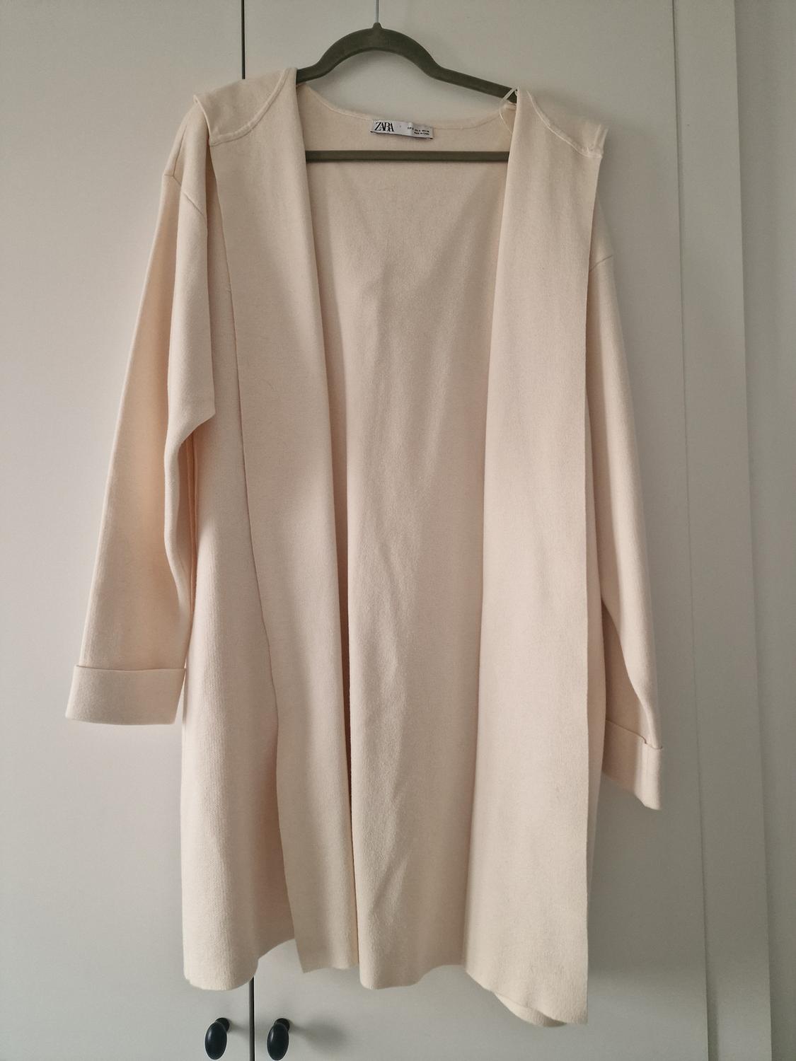 KNIT COAT WITH HOOD